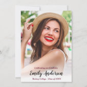 Burgundy floral penseelscriptgraduatie-partij kaart (Achterkant)