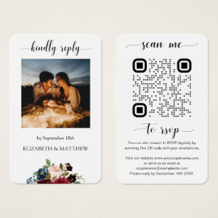 Burgundy Floral Photo QR Code Scan me naar RSVP Visitekaartje