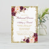Burgundy Floral Rehearsal Dinner Gold Glitter Kaart (Staand voorkant)