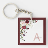 Burgundy Floral Script Monogram Initiaal Name Sleutelhanger (Voorkant)
