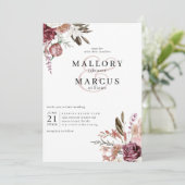 Burgundy Floral Wedding Invitation Kaart (Staand voorkant)