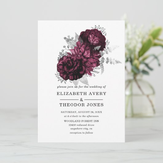Burgundy Floral Wedding Invitation Kaart (Staand voorkant)
