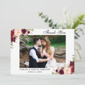 Burgundy Floral Wedding Photo Bedankkaart (Staand voorkant)