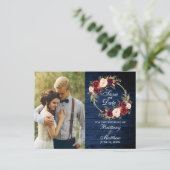 Burgundy Floral Wreath Blue Wood Save the Date Briefkaart (Staand voorkant)