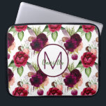 Burgundy florals Boho naam monogram Laptop Sleeve<br><div class="desc">Een witte achtergrond met een burgrundy en roze bloem,  een bloempatroon. Romantische boho,  bohemienstijl met veren en rozen. Een wit en onbeschoft lijst,  sjabloon voor je monogram letter en voornaam. Bourgogne en groene letters. De naam wordt geschreven met een modern en trendy hand lettered stijlmanuscript.</div>