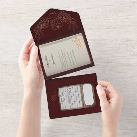 Burgundy Gilded Rozen Book Wedding Invitation All In One Uitnodiging (Afscheurbaar)