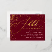 Burgundy & Gold Confetti Script Surprise Party Folie Uitnodiging Briefkaart (Voorkant / Achterkant)