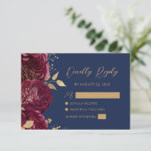 Burgundy Gold Floral Script Navy Blue Wedding RSVP Kaartje (Staand voorkant)