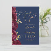 Burgundy Gold Floral Script Navy Save the Date Aankondiging (Staand voorkant)
