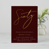 Burgundy & Gold Foil Script 60th Birthday Party Folie Uitnodiging (Staand Voorkant)