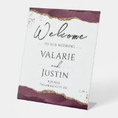 Burgundy Gold Glitter Agate Weddenschap Welkomstte Reclamebord Met Voetstuk (Voorkant)