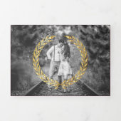 Burgundy Gold Laurel Minimal All in One Wedding Drieluik Uitnodiging (Cover)