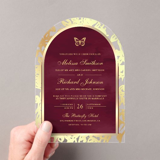 Burgundy Gold Line Art Arch Butterfly Wedding Acryl Uitnodigingen (Insitu (Draagbaar))