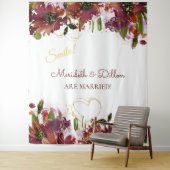 Burgundy Gold Pink Floral Photo Booth Backdrop Wandkleed (In situ)
