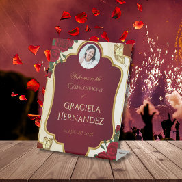 Burgundy & Gold Quinceañera Photo Elegant Reclamebord Met Voetstuk