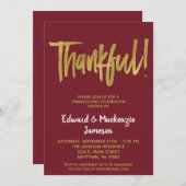 Burgundy Gold Script Thanksgiving Uitnodiging (Voorkant / Achterkant)