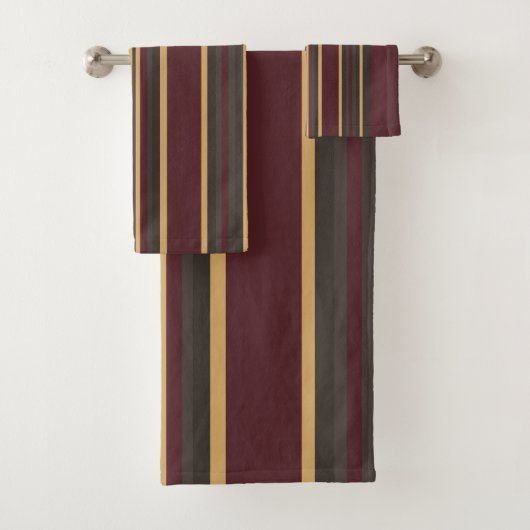 Burgundy Gold Stripes Bad Handdoek (Insitu)