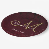Burgundy Gold White Floral Weddenschap Monogram Papieren Bordje (Gekanteld)
