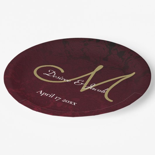 Burgundy Gold White Floral Weddenschap Monogram Papieren Bordje (Gekanteld)