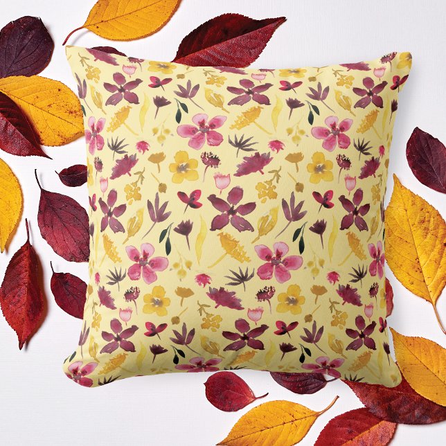 Burgundy Gold Wildflower Motif Buitenkussen (Creator heeft geüpload)