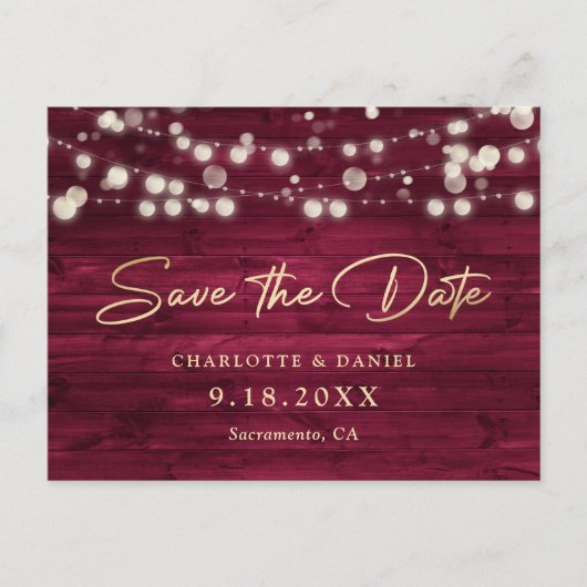 Burgundy Gold Wood String Lights Script Wedding Aankondigingskaart (Voorkant)