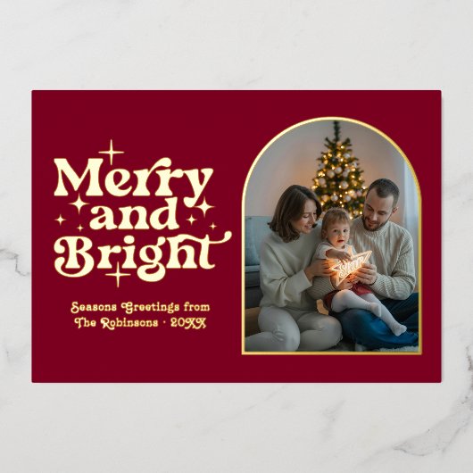 Burgundy & Goud Moderne Retro Kerst Foto Folie Feestdagenkaart (Voorkant)