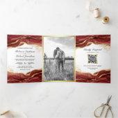 Burgundy Gouden Abstracte Inkt QR Code Bruiloft Drieluik Uitnodiging (Binnen)