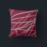 Burgundy & Grey Modern Elegant Abstract Kussen<br><div class="desc">Moderne werpkussens hebben een elegante abstracte lineaire samenstelling in grijze tinten op een woeste achtergrond. Een artistiek abstract ontwerp met een organisch lineair ontwerp kenmerkt donkere en lichtgrijze accenten op een woedende achtergrond. Het artistieke ontwerp aan de voorkant is een gelaagde samenstelling die diepte en perspectief biedt met grijze en...</div>
