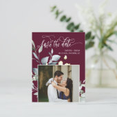 Burgundy Groene Bladeren QR Code Foto Save the Dat Aankondigingskaart (Staand voorkant)