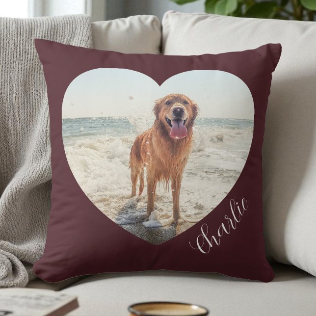 Burgundy huisdier hart foto script gepersonaliseer kussen (Burgundy Pet Heart Photo Script Personalized Dog Throw Pillow)
