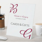 Burgundy Initialen - Dall Wedding Cards & Gifts Reclamebord Met Voetstuk (Insitu)