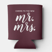 Burgundy is blij met de nieuwe Mr. & Mrs Wedding Blikjeskoeler (Achterkant)