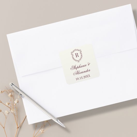 Burgundy & Ivory Monogram Crest Old Money Wedding Vierkante Sticker