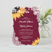 Burgundy Lace Sunflower Wedding Invitting Kaart (Staand voorkant)
