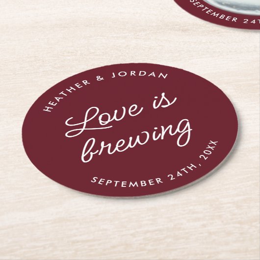 Burgundy Love Is Brewing Trouwreceptie Ronde Kartonnen Onderzetter (Gebogen)