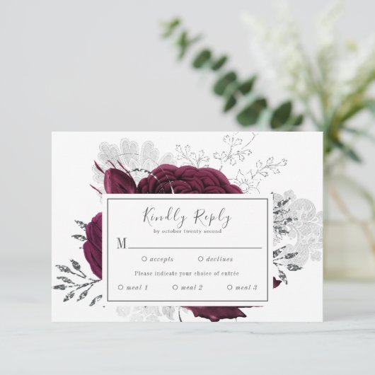 Burgundy Maroon Zilveren Bloem Herfst Bruiloft RSVP Kaartje (Staand voorkant)