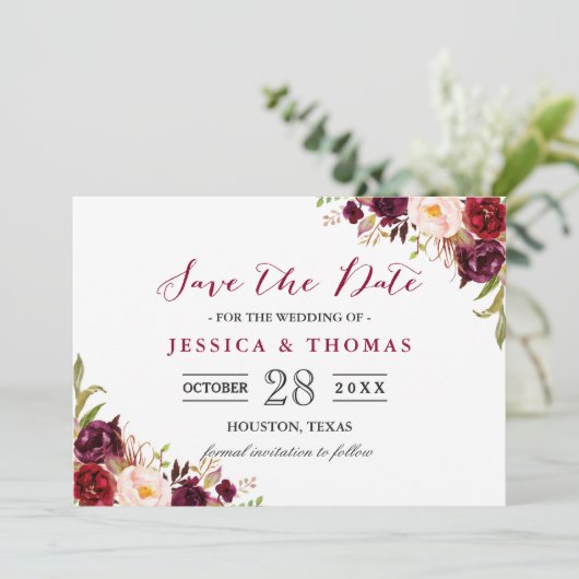 Burgundy Marsala Floral Chic Wedding Save the Date (Staand voorkant)
