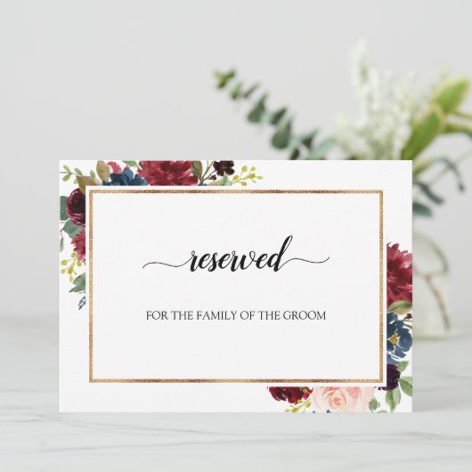 Burgundy Marsala Floral Wedding Reserved Sign Kaart (Staand voorkant)