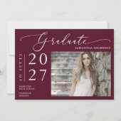 Burgundy Minimalistische Script School Afgestudeer Kaart (Voorkant)