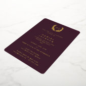 Burgundy Monogram + Laurel Wreath Afstuderen Folie Uitnodiging (Gedraaid)