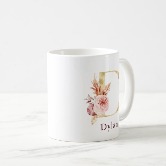 Burgundy Naam en Roze Bloem Monogram Letter D Koffiemok (Voorkant rechts)