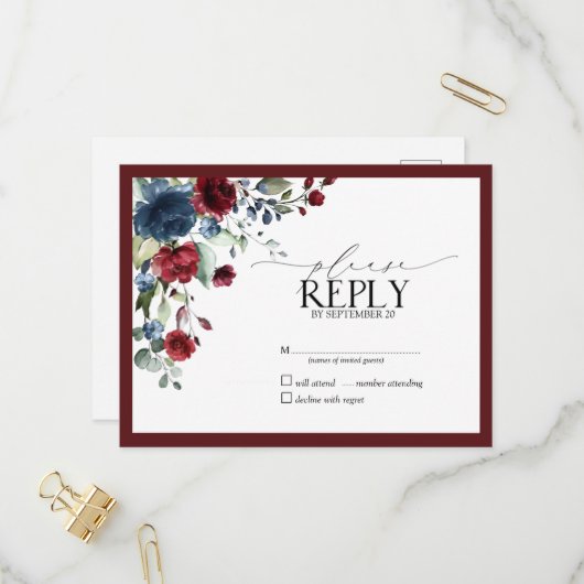 Burgundy Navy Blue Floral Waterverf Script RSVP Uitnodiging Briefkaart (Voorkant / Achterkant in situ)