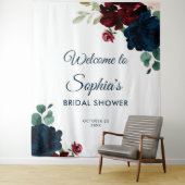 Burgundy & Navy Blue Flowers Rustic Bridal Shower Wandkleed (In situ)