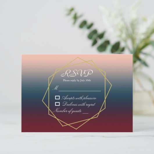 Burgundy Navy Blush Ombre Geometric Wedding RSVP Kaartje (Staand voorkant)