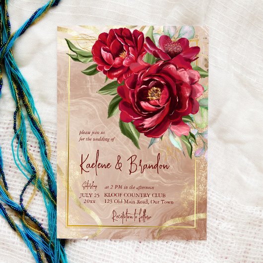 Burgundy peonies floral modern script bruiloft kaart