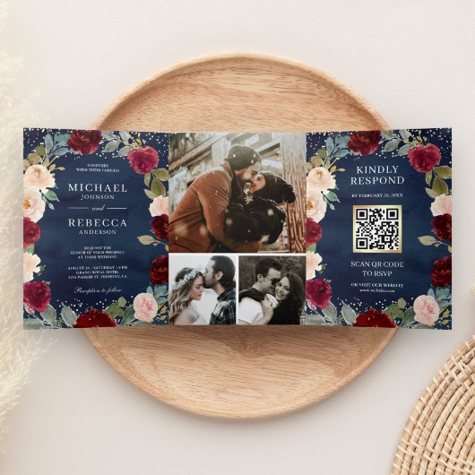 Burgundy Perzik Bloem QR Code Navyblauw Bruiloft Drieluik Uitnodiging