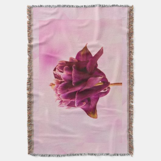 Burgundy Pink Columbine Deken (Voorkant Verticaal)