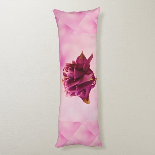 Burgundy Pink Columbine Lichaamskussen (Achterkant (Verticaal))