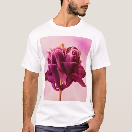 Burgundy Pink Columbine T-shirt (Voorkant)