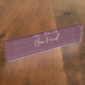 Burgundy Plum Sketched Cursive Script Naambordje (Zijkant)
